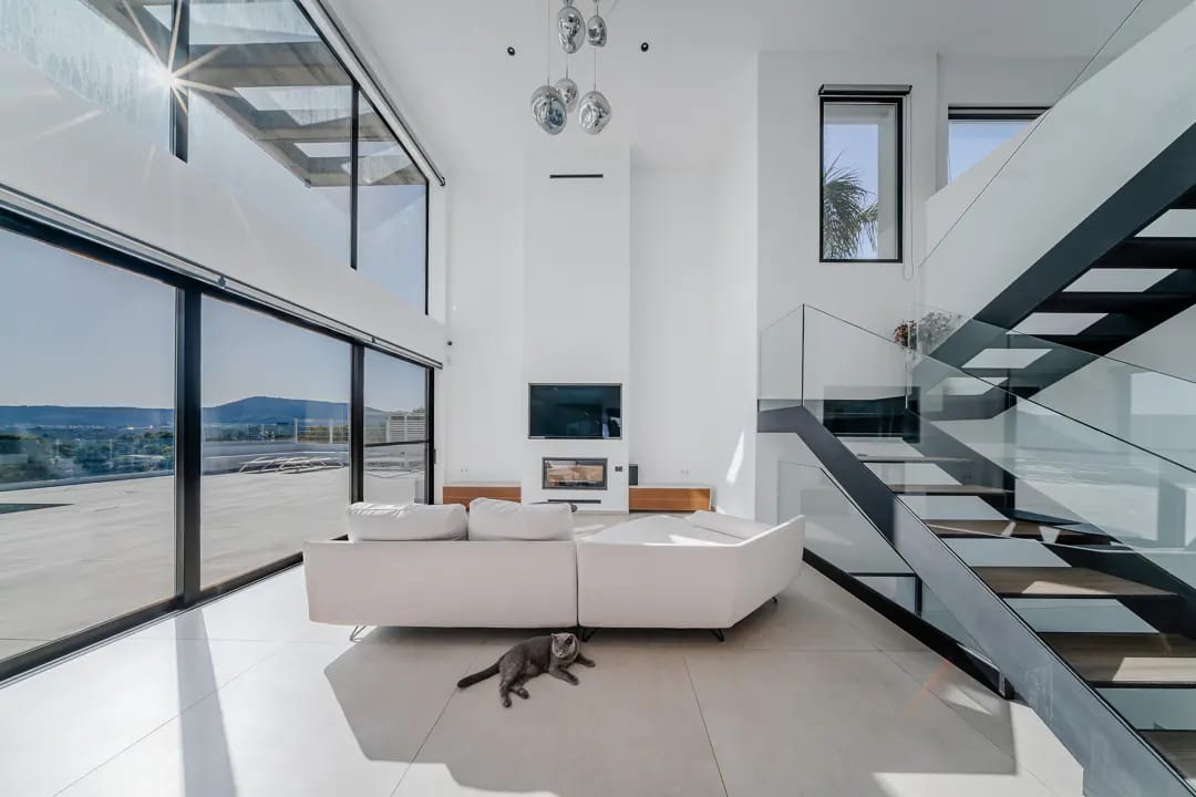 Villa de lujo en Benitachell: espacio y privacidad cerca de Moraira