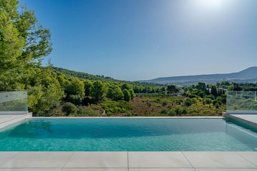 Villa de lujo en Benitachell: espacio y privacidad cerca de Moraira