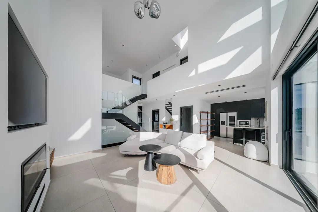 Villa de lujo en Benitachell: espacio y privacidad cerca de Moraira