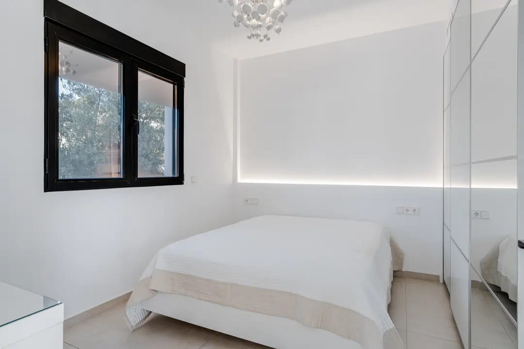 Villa de lujo en Benitachell: espacio y privacidad cerca de Moraira
