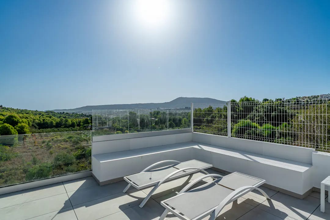 Villa de lujo en Benitachell: espacio y privacidad cerca de Moraira