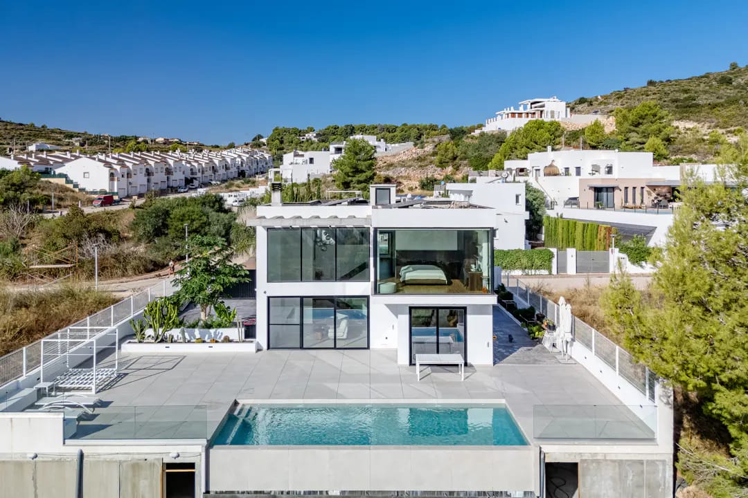 Villa de lujo en Benitachell: espacio y privacidad cerca de Moraira
